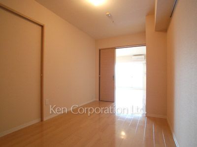 Bedroom ※Photo of the same layout on 15 floor. Decoration and fixture may differ.