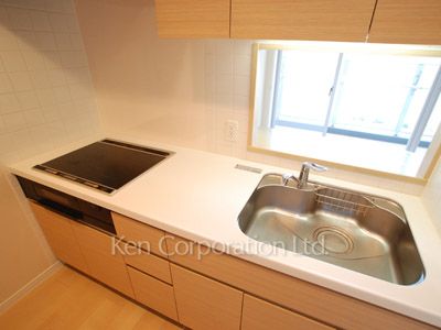 Kitchen ※Photo of the same layout on 15 floor. Decoration and fixture may differ.