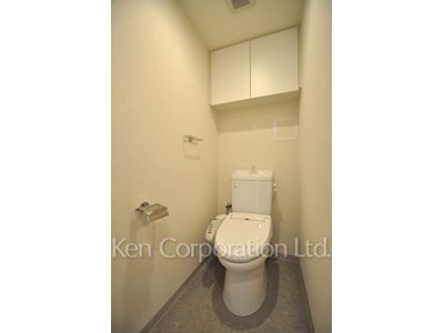 Lavatory ※Photo of the same layout on 10 floor. Decoration and fixture may differ.