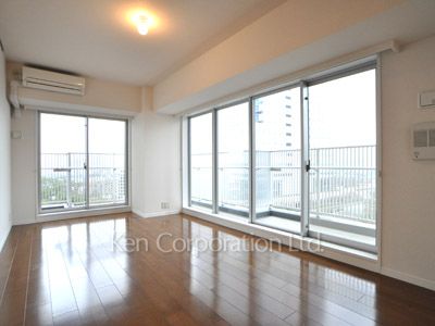 Living-Dining ※Photo of the same layout on 6 floor. Decoration and fixture may differ.