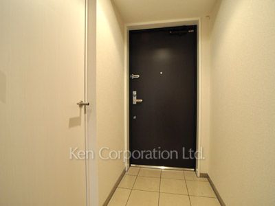 Entrance ※Photo of the same layout on 6 floor. Decoration and fixture may differ.