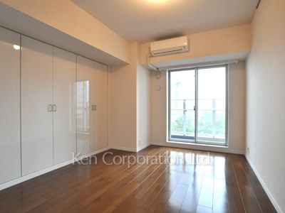 Bedroom ※Photo of the same layout on 6 floor. Decoration and fixture may differ.