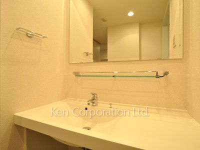 Powder Room ※Photo of the same layout on 6 floor. Decoration and fixture may differ.