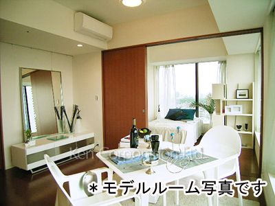 Living-Dining ※Photo of the same layout on 18 floor. Decoration and fixture may differ.