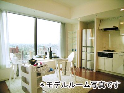 Living-Dining ※Photo of the same layout on 18 floor. Decoration and fixture may differ.