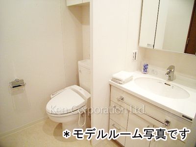 Powder Room ※Photo of the same layout on 18 floor. Decoration and fixture may differ.