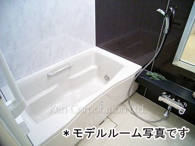 Bath ※Photo of the same layout on 18 floor. Decoration and fixture may differ.