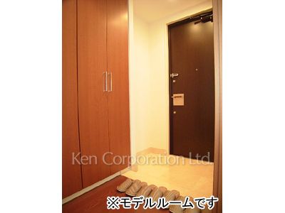 Entrance ※Photo of the same layout on 18 floor. Decoration and fixture may differ.