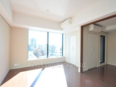 Living-Dining ※Photo of the same layout on 14 floor. Decoration and fixture may differ.