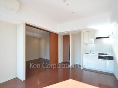 Living-Dining ※Photo of the same layout on 14 floor. Decoration and fixture may differ.