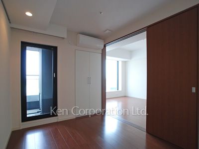Bedroom ※Photo of the same layout on 14 floor. Decoration and fixture may differ.