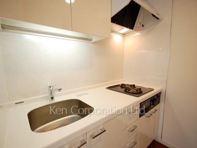 Kitchen ※Photo of the same layout on 10 floor. Decoration and fixture may differ.