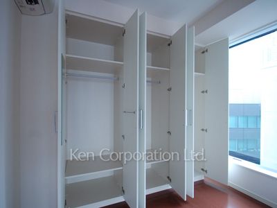 Closet ※Photo of the same layout on 10 floor. Decoration and fixture may differ.