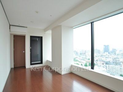 Bedroom ※Photo of the same layout on 15 floor. Decoration and fixture may differ.