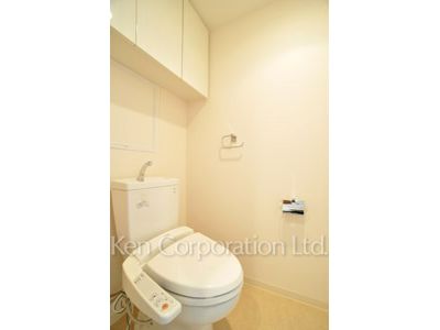 Lavatory ※Photo of the same layout on 15 floor. Decoration and fixture may differ.