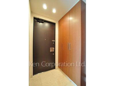 Entrance ※Photo of the same layout on 15 floor. Decoration and fixture may differ.