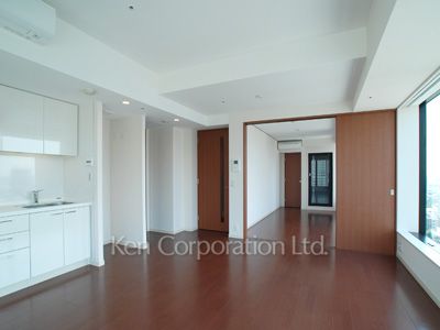 Living-Dining ※Photo of the same layout on 16 floor. Decoration and fixture may differ.