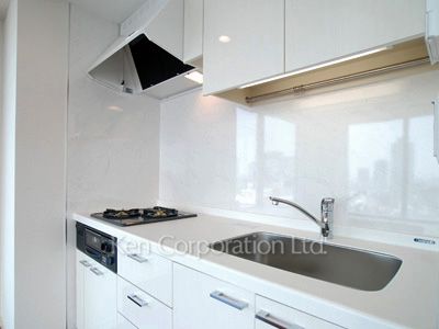 Kitchen ※Photo of the same layout on 16 floor. Decoration and fixture may differ.