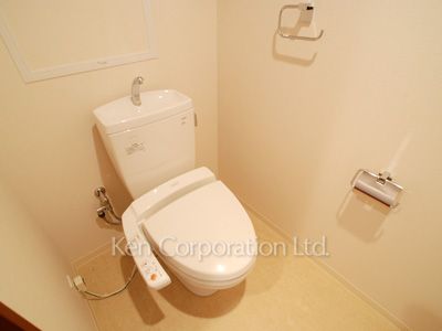 Lavatory ※Photo of the same layout on 16 floor. Decoration and fixture may differ.