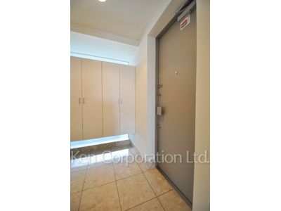 Entrance ※Photo of the same layout on 7 floor. Decoration and fixture may differ.