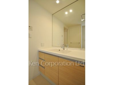 Powder Room ※Photo of the same layout on 7 floor. Decoration and fixture may differ.