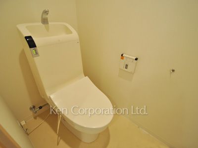 Lavatory ※Photo of the same layout on 7 floor. Decoration and fixture may differ.