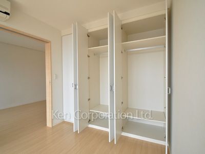 Closet ※Photo of the same layout on 7 floor. Decoration and fixture may differ.
