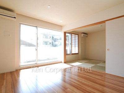 Living-Dining ※Photo of the same layout on 2 floor. Decoration and fixture may differ.