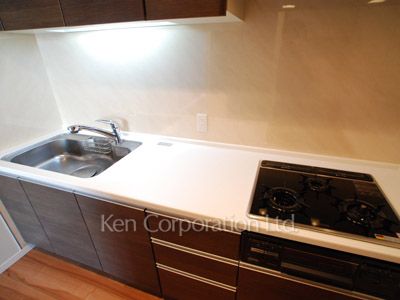Kitchen ※Photo of the same layout on 2 floor. Decoration and fixture may differ.