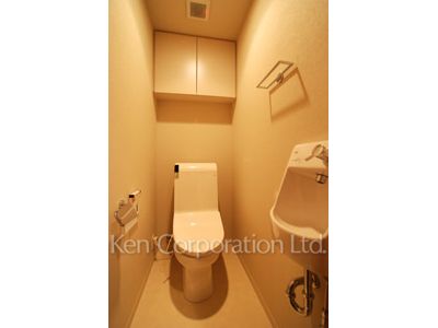 Lavatory ※Photo of the same layout on 2 floor. Decoration and fixture may differ.