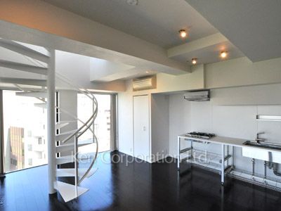 Living-Dining ※Photo of the same layout on 11 floor. Decoration and fixture may differ.