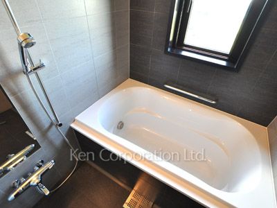 Bath ※Photo of the same layout on 11 floor. Decoration and fixture may differ.