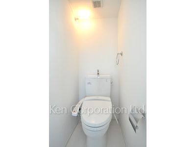 Lavatory ※Photo of the same layout on 11 floor. Decoration and fixture may differ.