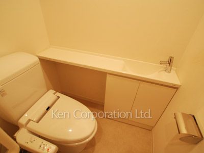 Lavatory ※Photo of the same layout on 14 floor. Decoration and fixture may differ.