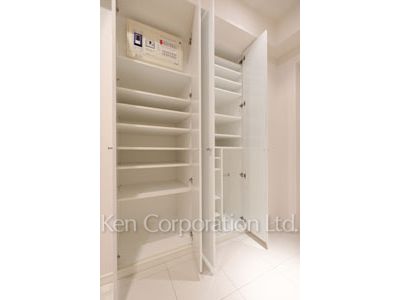 Shoes Closet