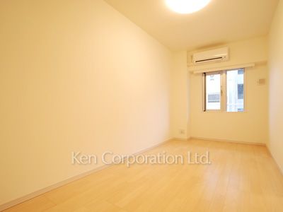 Bedroom ※Photo of the same layout on 5 floor. Decoration and fixture may differ.