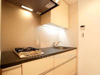 Kitchen ※Photo of the same layout on 5 floor. Decoration and fixture may differ.