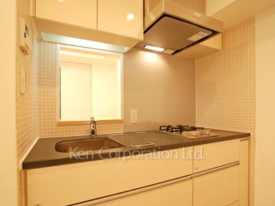Kitchen ※Photo of the same layout on 7 floor. Decoration and fixture may differ.