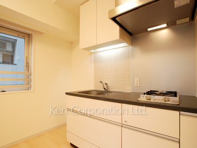 Kitchen ※Photo of the same layout on 5 floor. Decoration and fixture may differ.