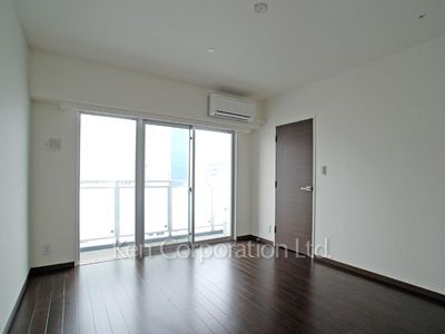 Bedroom ※Photo of the same layout on 12 floor. Decoration and fixture may differ.