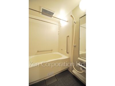 Bath ※Photo of the same layout on 3 floor. Decoration and fixture may differ.