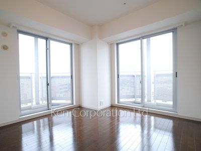 Bedroom ※Photo of the same layout on 13 floor. Decoration and fixture may differ.