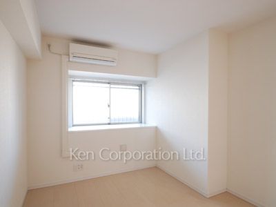 Bedroom ※Photo of the same layout on 5 floor. Decoration and fixture may differ.