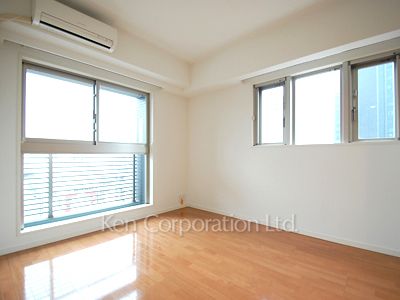 Bedroom ※Photo of the same layout on 12 floor. Decoration and fixture may differ.