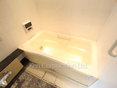 Bath ※Photo of the same layout on 3 floor. Decoration and fixture may differ.