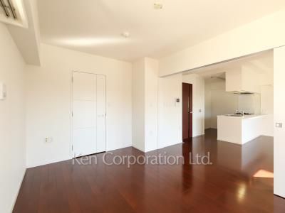 Bedroom ※Photo of the same layout on 10 floor. Decoration and fixture may differ.