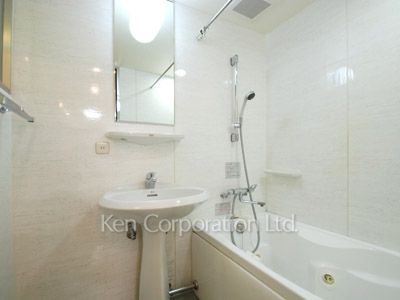 Bath ※Photo of the same layout on 1 floor. Decoration and fixture may differ.