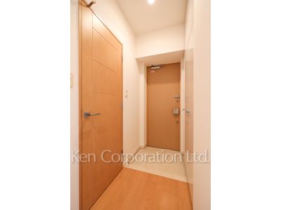 Entrance ※Photo of the same layout on 3 floor. Decoration and fixture may differ.