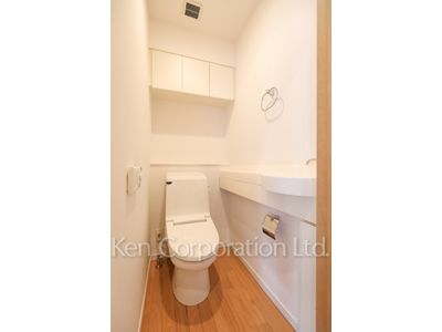 Lavatory ※Photo of the same layout on 3 floor. Decoration and fixture may differ.