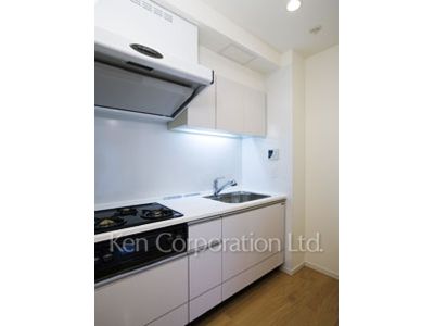 Kitchen ※Photo of the same layout on 11 floor. Decoration and fixture may differ.
